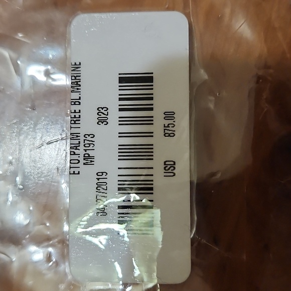 Limited edition Luis Vuitton palm tree extra large size scarf - Picture 8 of 11